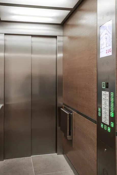 Fahrstuhl / Aufzuwartung Dresden