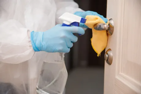 Reinigung und Desinfektion von Oberflächen außerhalb von Gesundheitseinrichtungen. 